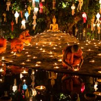 Loi Krathong - Festival Menghanyutkan Lilin Dan Bunga Di Thailand