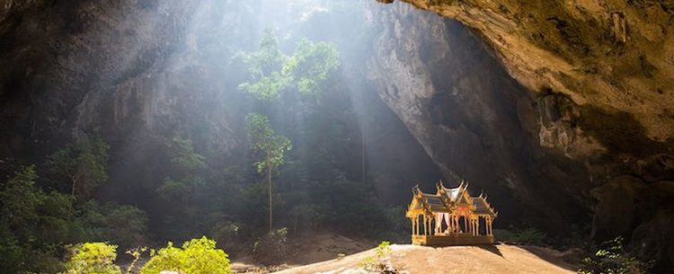 Nikmati Keindahan Phraya Nakon Cave Yang Ada Di Thailand